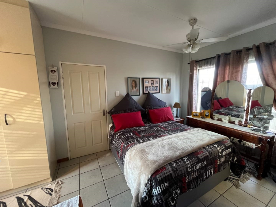 3 Bedroom Property for Sale in Olyfvenhoudtsdrift Northern Cape